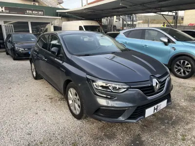 Renault Mégane 2020 - 14900 EUR, 142500 km - AUTO.MOTO.pt - 142500km - foto 3 de 16