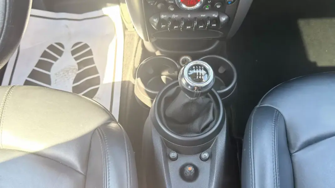 MINI Countryman 2014 - 10900 EUR, 210242 km - 210242km - foto 8 de 17