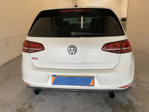 Volkswagen Golf 2013 - 18995 EUR, 182400 km - AUTO.MOTO.pt - 182400km - foto 7 de 14