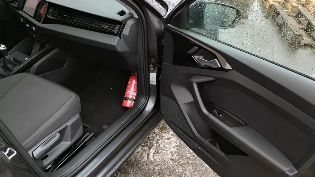 Audi A1 Sportback 2019 - 14999 EUR, 121000 km - AUTO.MOTO.pt - 121000km - foto 22 de 40