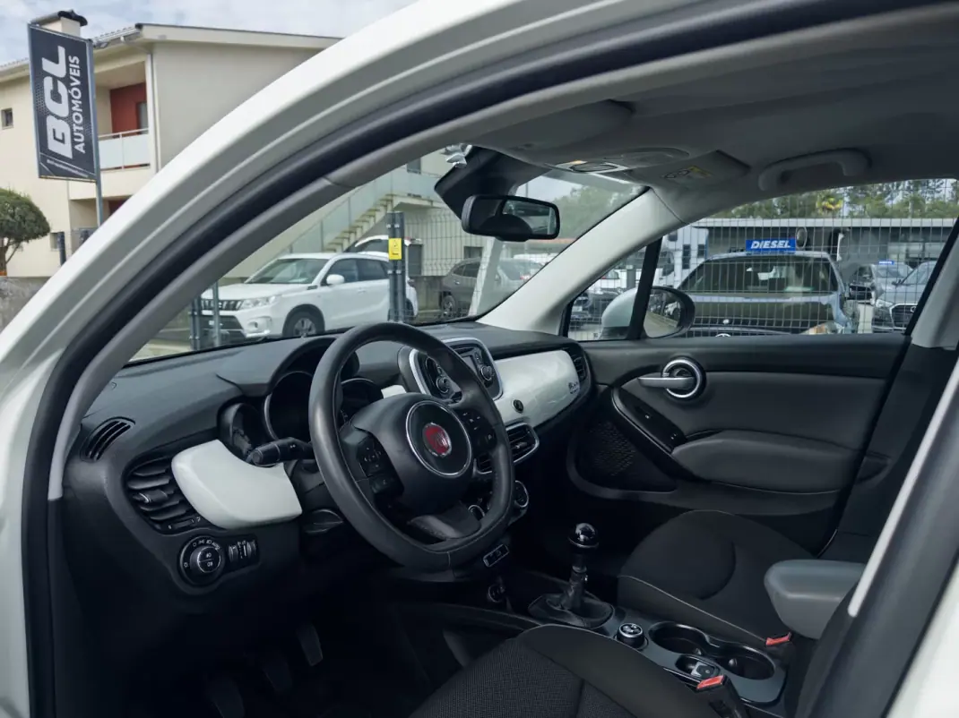 Fiat 500X 2016 - 11990 EUR, 136000 km - AUTO.MOTO.pt - 136000km - foto 14 de 41
