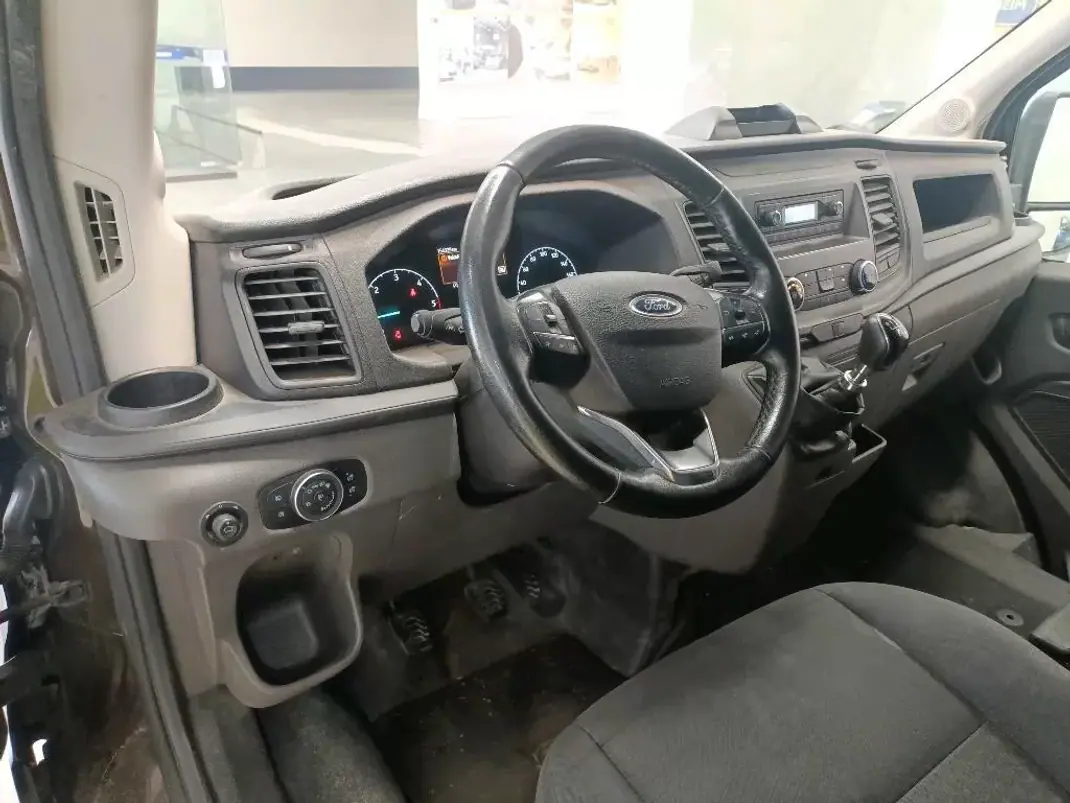 Ford 2022 - 16869 EUR, 154329 km - AUTO.MOTO.pt - 154329km - foto 4 de 9
