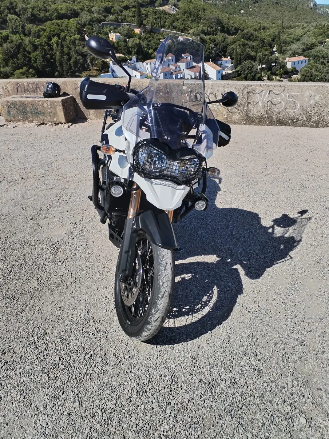 Triumph 2015 - 9000 EUR, 32500 km - 32500km - foto 12 de 15