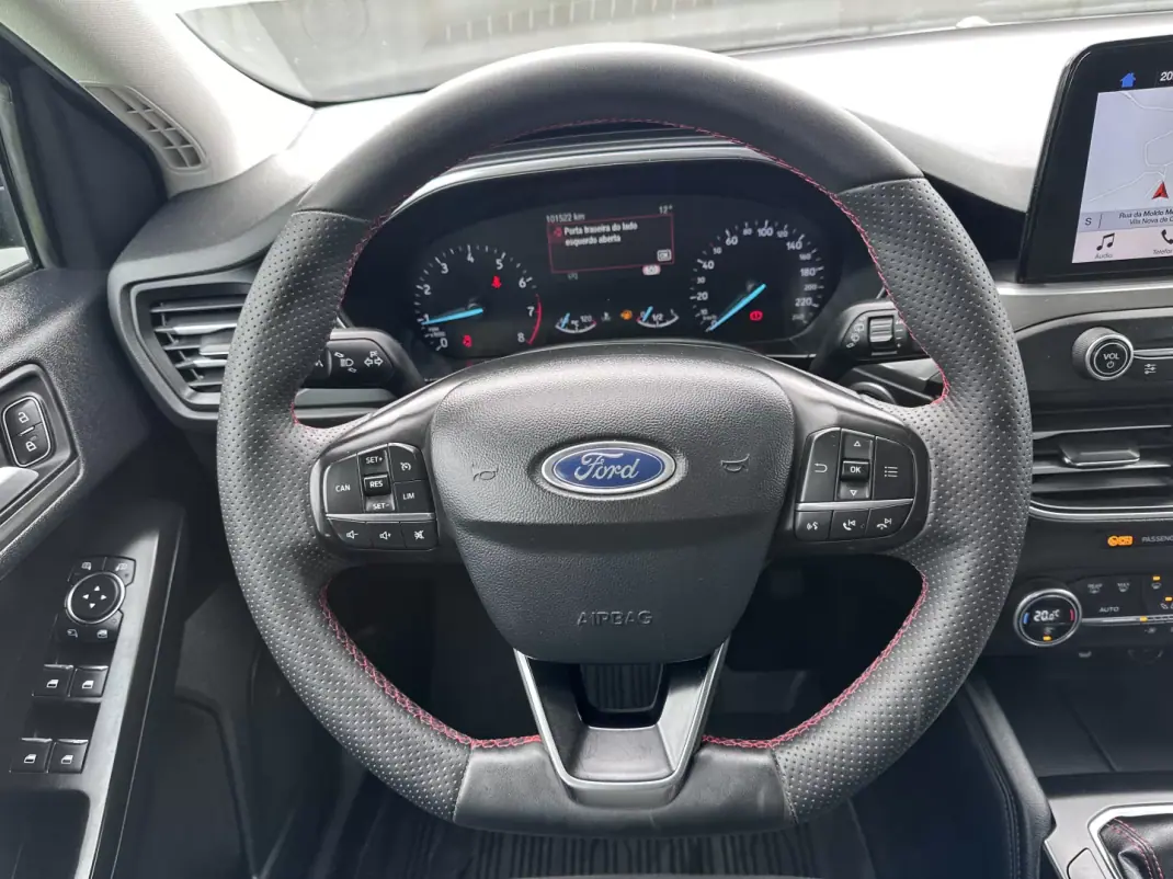 Ford Focus 2018 - 10900 EUR, 100000 km - AUTO.MOTO.pt - 100000km - foto 31 de 56