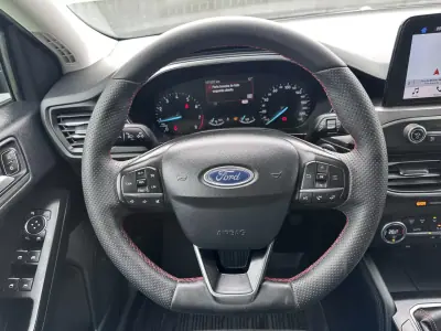 Ford Focus 2018 - 10900 EUR, 100000 km - AUTO.MOTO.pt - 100000km - foto 31 de 56