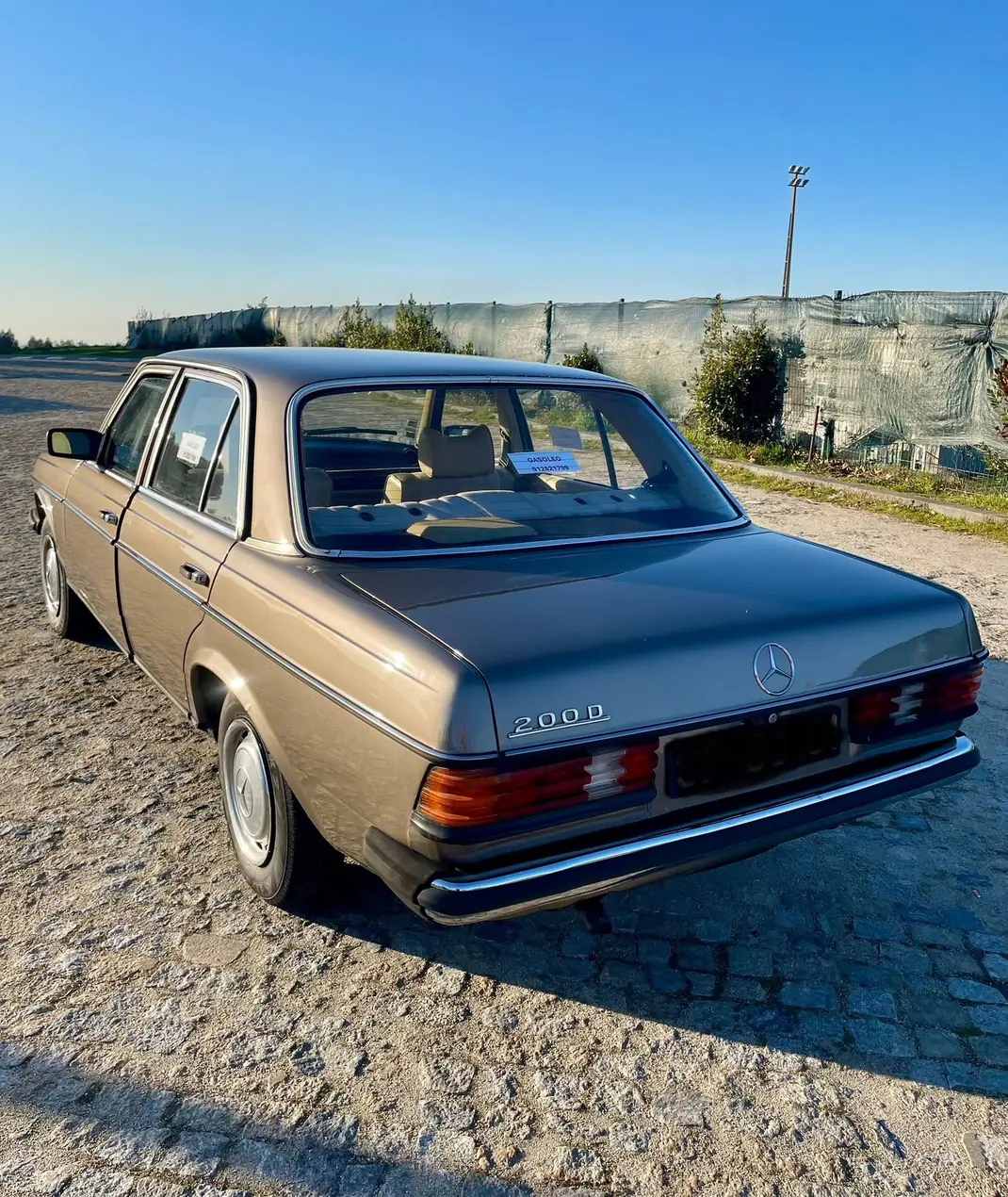 Mercedes-Benz 200 1970 - 8000 EUR, 264000 km - AUTO.MOTO.pt - 264000km - foto 9 de 10
