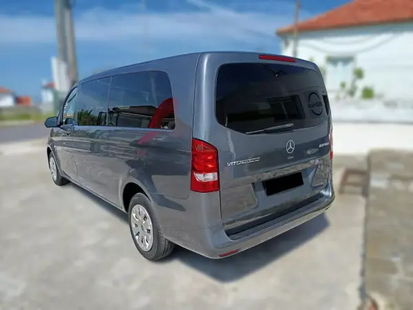 Mercedes-Benz Vito Tourer 2018 - 20324 EUR, 210000 km - AUTO.MOTO.pt - 210000km - foto 4 de 9