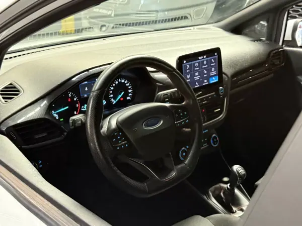 Ford Fiesta 2022 - 14990 EUR, 90159 km - AUTO.MOTO.pt - 90159km - foto 10 de 34