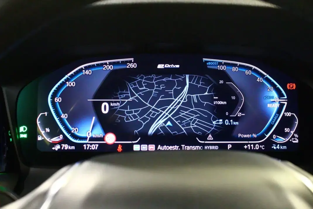 BMW 320 2021 - 26800 EUR, 137000 km - AUTO.MOTO.pt - 137000km - foto 18 de 28