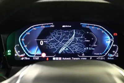 BMW 320 2021 - 26800 EUR, 137000 km - AUTO.MOTO.pt - 137000km - foto 18 de 28