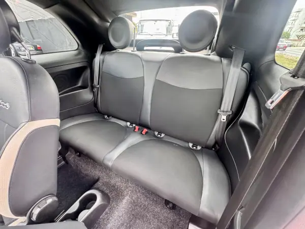 Fiat 500C 2018 - 11990 EUR, 74000 km - AUTO.MOTO.pt - 74000km - foto 17 de 18