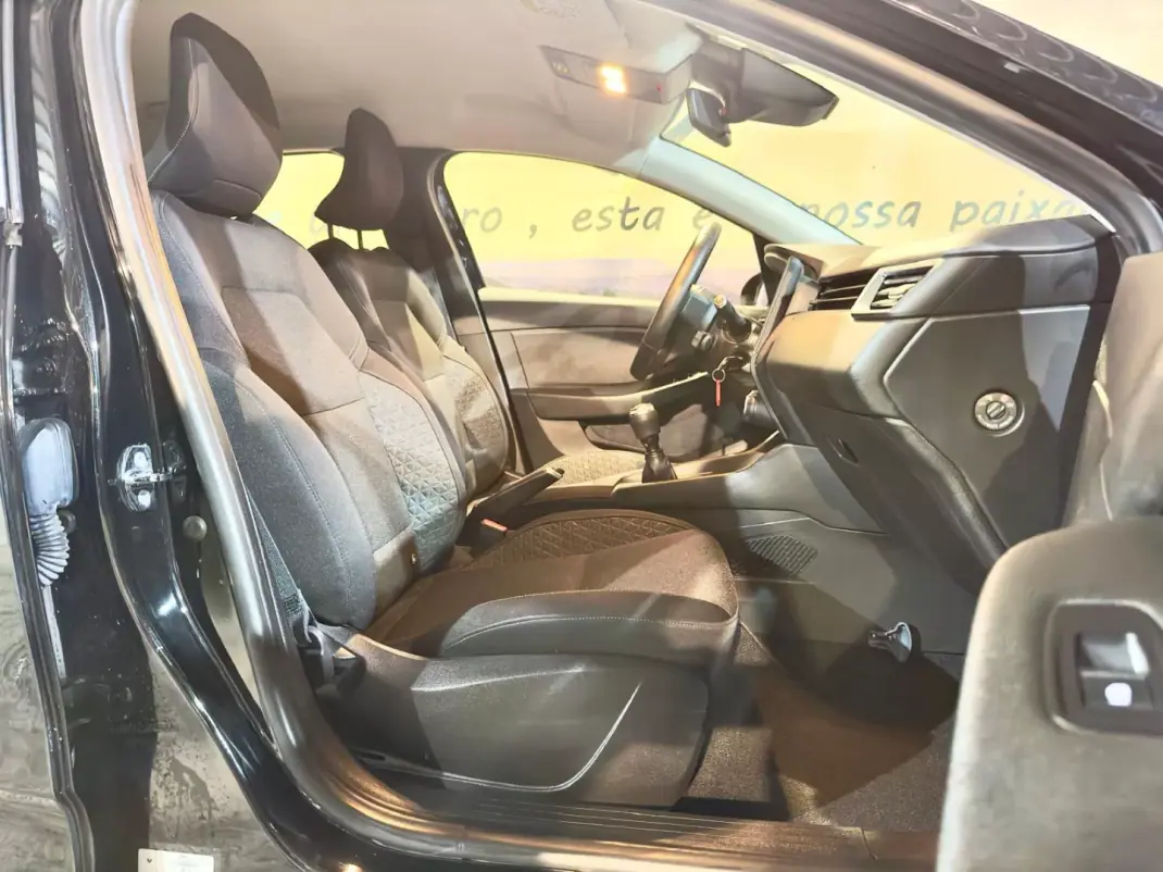 Renault Clio 2021 - 13900 EUR, 102052 km - 102052km - foto 10 de 24