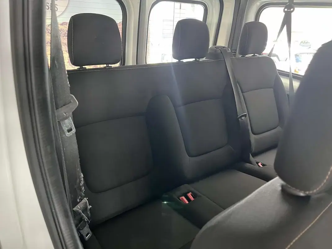 Renault Trafic 2018 - 21600 EUR, 47763 km - 47763km - foto 20 de 24