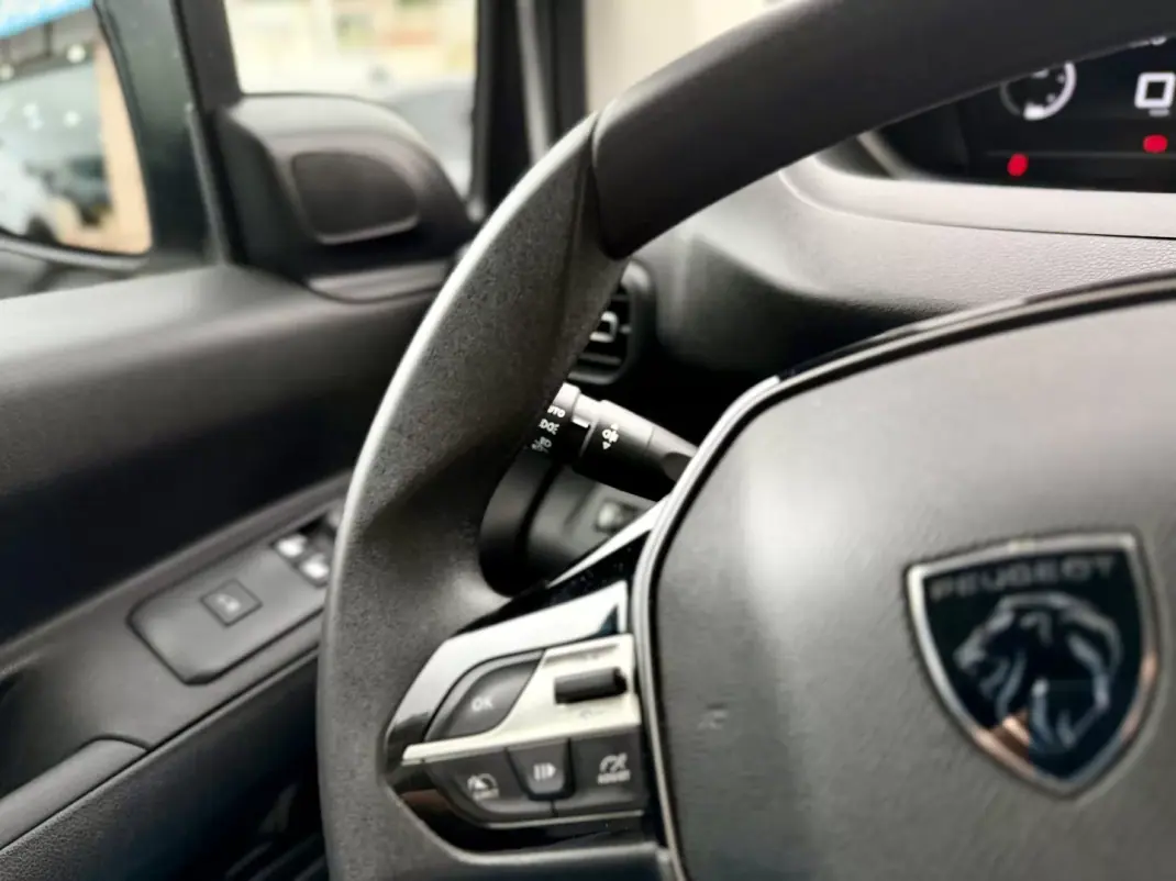 Peugeot 2024 - 18950 EUR, 82000 km - AUTO.MOTO.pt - 82000km - foto 15 de 24