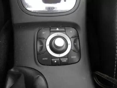 Renault Mégane 2013 - 9750 EUR, 218367 km - AUTO.MOTO.pt - 218367km - foto 15 de 17