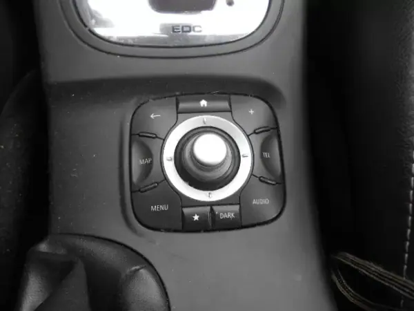 Renault Mégane 2013 - 9750 EUR, 218367 km - AUTO.MOTO.pt - 218367km - foto 15 de 17