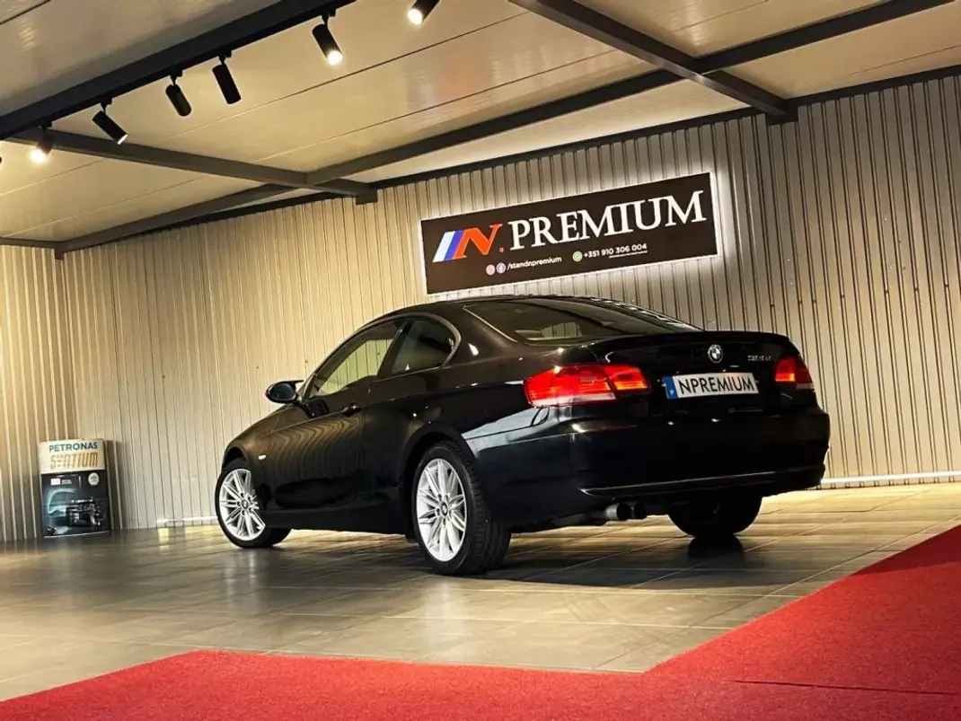 BMW 320 2007 - 13500 EUR, 221000 km - AUTO.MOTO.pt - 221000km - foto 3 de 33