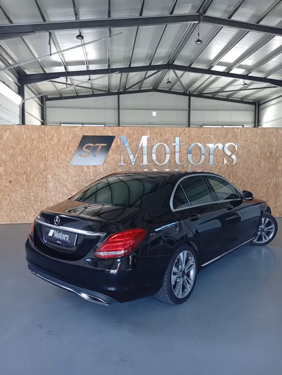 Mercedes-Benz C 350 2016 - 24950 EUR, 129659 km - AUTO.MOTO.pt - 129659km - foto 4 de 18