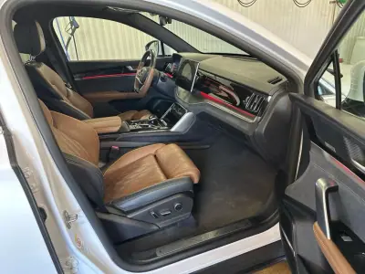 BYD Tang 2025 — foto 6 de 21