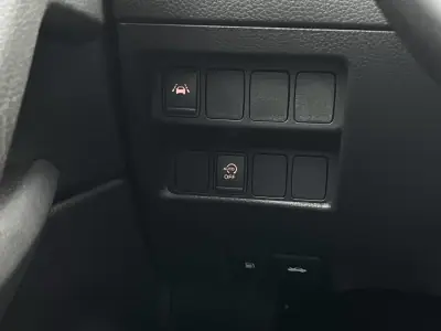 Nissan Qashqai 2017 - 18500 EUR, 128000 km - AUTO.MOTO.pt - 128000km - foto 27 de 27