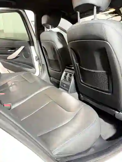 BMW 320 2019 - 27000 EUR, 123500 km - AUTO.MOTO.pt - 123500km - foto 6 de 14