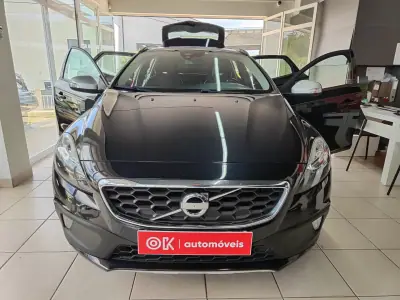 Volvo V40 Cross Country 2014 - 8150 EUR, 211000 km - AUTO.MOTO.pt - 211000km - foto 20 de 35