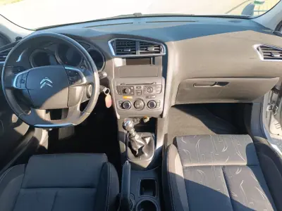 Citroën C4 2015 - 11500 EUR, 53000 km - AUTO.MOTO.pt - 53000km - foto 34 de 37