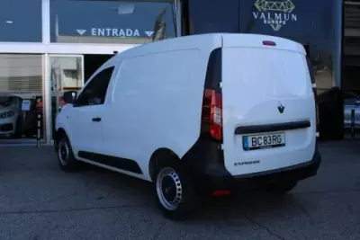 Renault Express 2023 - 16900 EUR, 61156 km - 61156km - foto 2 de 15