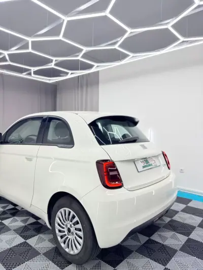 Fiat 500e 2023 - 12999 EUR, 26000 km - AUTO.MOTO.pt - 26000km - foto 6 de 21