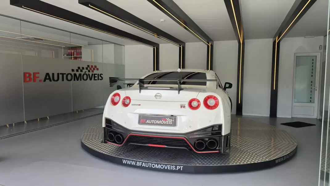 Nissan GT-R 2017 - 300000 EUR, 30685 km - 30685km - foto 18 de 69