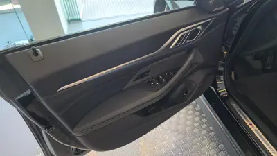 BMW i4 2022 - 38900 EUR, 61219 km - AUTO.MOTO.pt - 61219km - foto 32 de 58