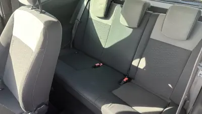 Renault Clio 2009 - 4500 EUR, 254000 km - AUTO.MOTO.pt - 254000km - foto 10 de 17