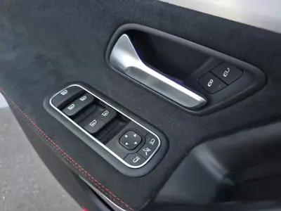 Mercedes-Benz CLA 180 2022 - 29900 EUR, 36800 km - 36800km - foto 42 de 44