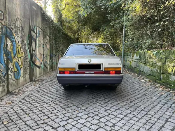 Alfa Romeo 90 1988 - 18900 EUR, 27700 km - AUTO.MOTO.pt - 27700km - foto 50 de 60