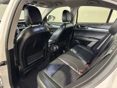 Alfa Romeo Stelvio 2017 - 22900 EUR, 215900 km - AUTO.MOTO.pt - 215900km - foto 43 de 60