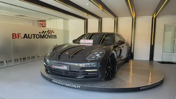 Porsche Panamera 2016 - 62500 EUR, 186989 km - AUTO.MOTO.pt - 186989km - foto 11 de 69