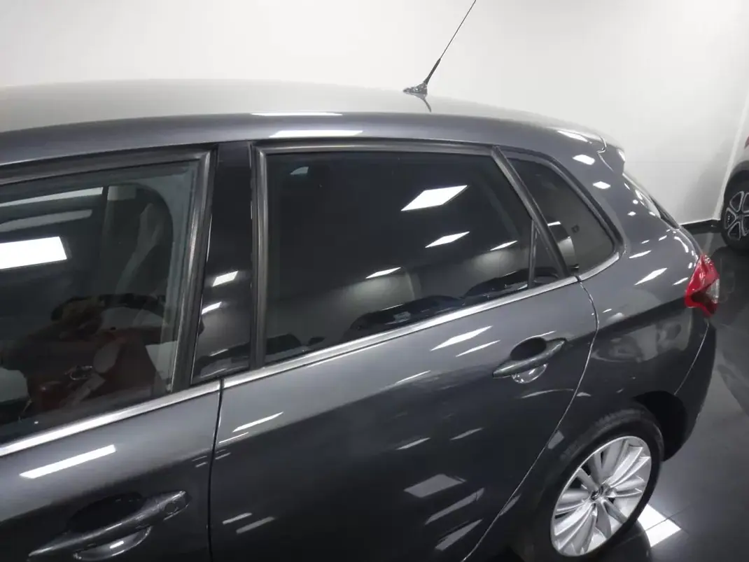 Citroën C4 2011 - 6990 EUR, 200000 km - AUTO.MOTO.pt - 200000km - foto 8 de 21