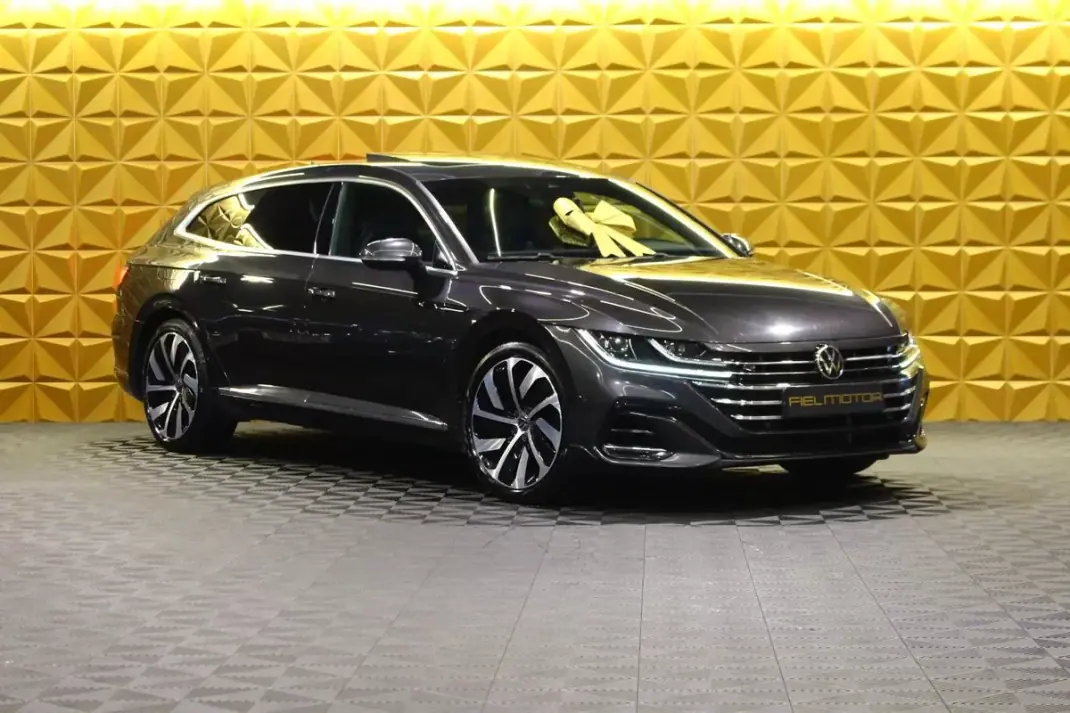 Volkswagen Arteon 2021 - 25400 EUR, 209040 km - AUTO.MOTO.pt - 209040km - foto 6 de 40