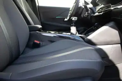 Peugeot 208 2023 - 16999 EUR, 96737 km - AUTO.MOTO.pt - 96737km - foto 16 de 34