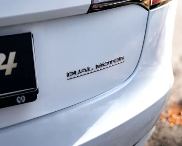 Tesla Model 3 2022 - 32990 EUR, 121900 km - AUTO.MOTO.pt - 121900km - foto 34 de 36