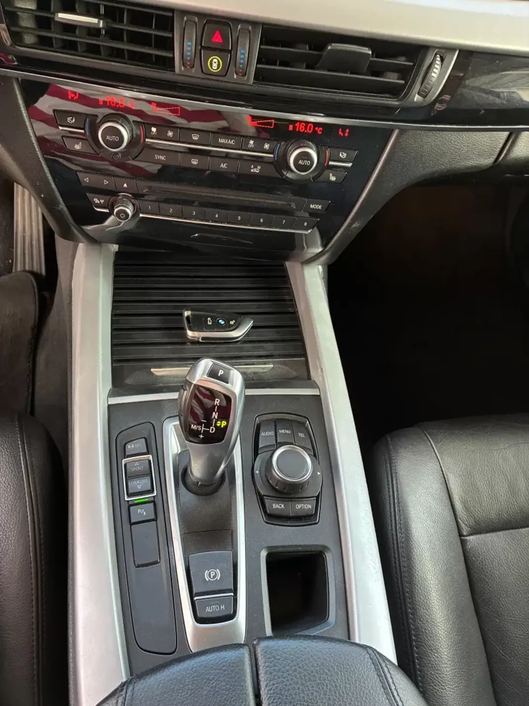 BMW X5 2015 - 22500 EUR, 199000 km - AUTO.MOTO.pt - 199000km - foto 20 de 24