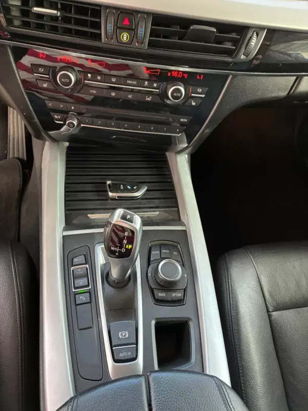 BMW X5 2015 - 22500 EUR, 199000 km - AUTO.MOTO.pt - 199000km - foto 20 de 24