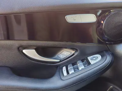 Mercedes-Benz GLC 220 2017 - 27500 EUR, 144800 km - AUTO.MOTO.pt - 144800km - foto 14 de 15