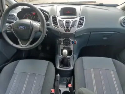 Ford Fiesta 2010 - 6490 EUR, 193000 km - AUTO.MOTO.pt - 193000km - foto 9 de 11