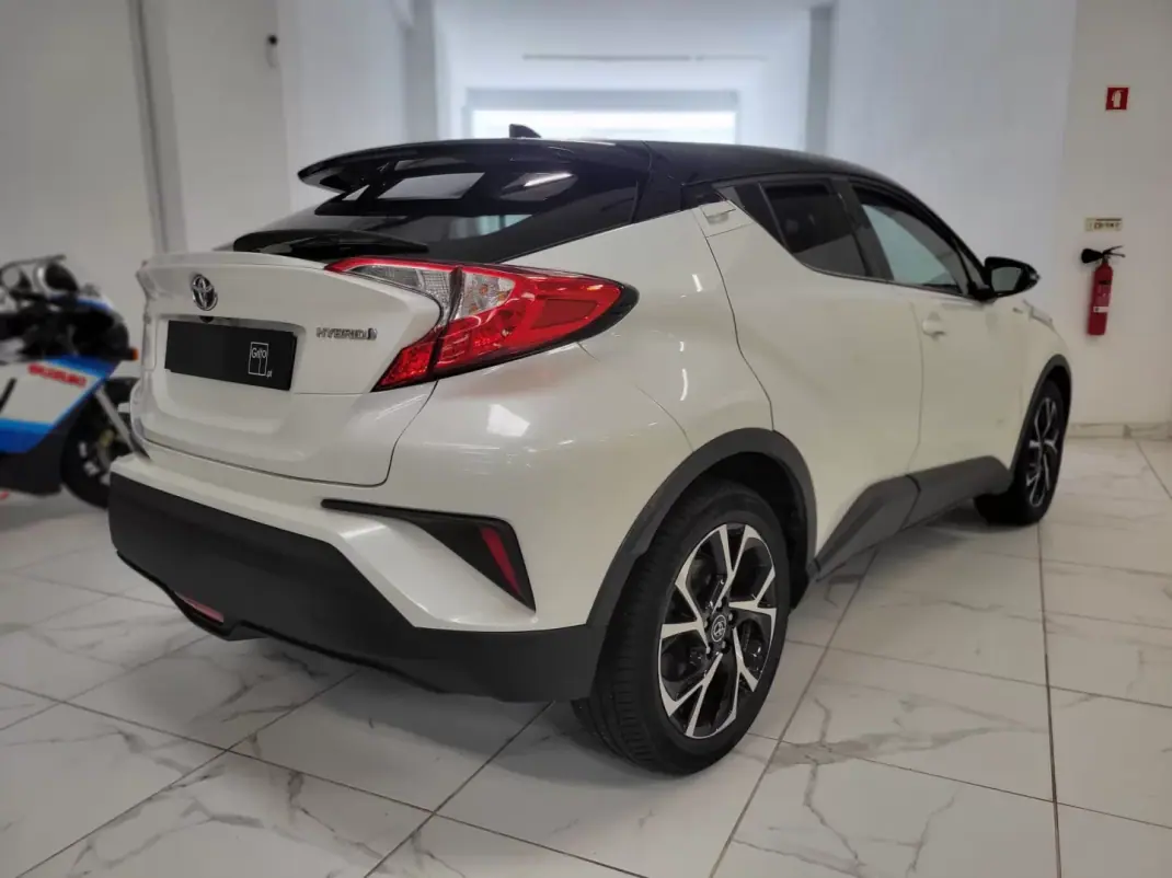 Toyota C-HR 2019 - 22950 EUR, 84605 km - 84605km - foto 8 de 29