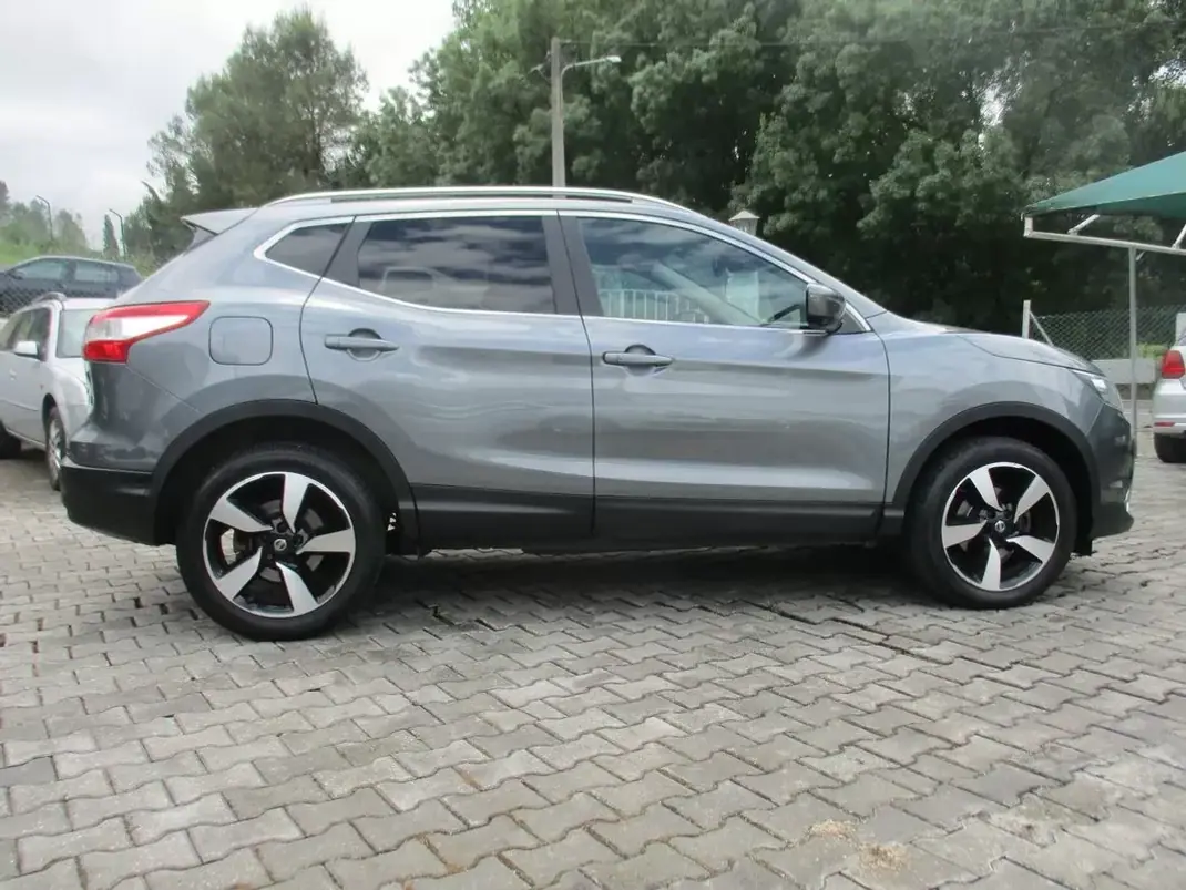 Nissan Qashqai 2016 - 13990 EUR, 190000 km - 190000km - foto 8 de 25