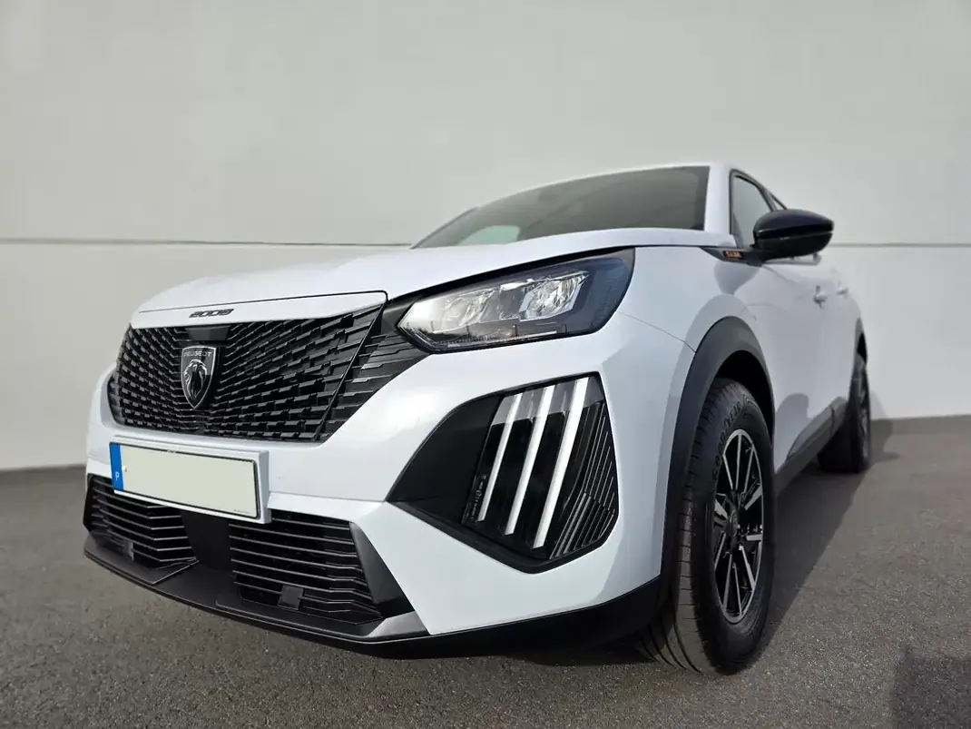 Peugeot 2008 2024 - 18500 EUR, 10965 km - AUTO.MOTO.pt - 10965km - foto 2 de 34