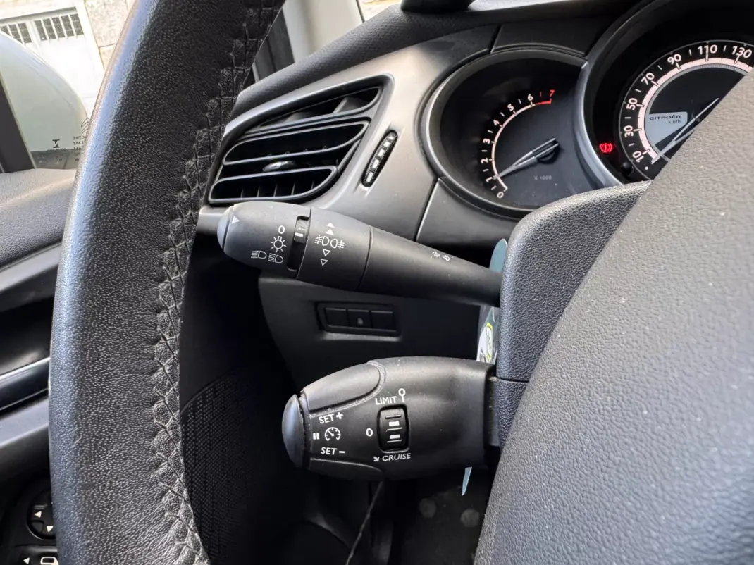 Citroën C3 2016 - 7900 EUR, 84451 km - AUTO.MOTO.pt - 84451km - foto 12 de 21