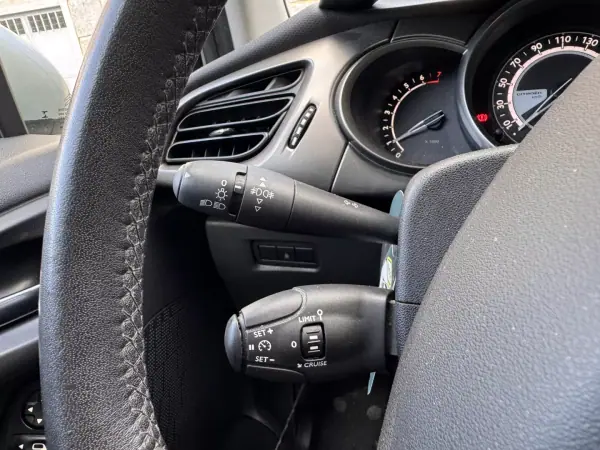 Citroën C3 2016 - 7900 EUR, 84451 km - AUTO.MOTO.pt - 84451km - foto 12 de 21