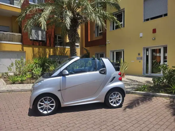 Smart Fortwo Cabrio 2014 - 9480 EUR, 40000 km - AUTO.MOTO.pt - 40000km - foto 4 de 6